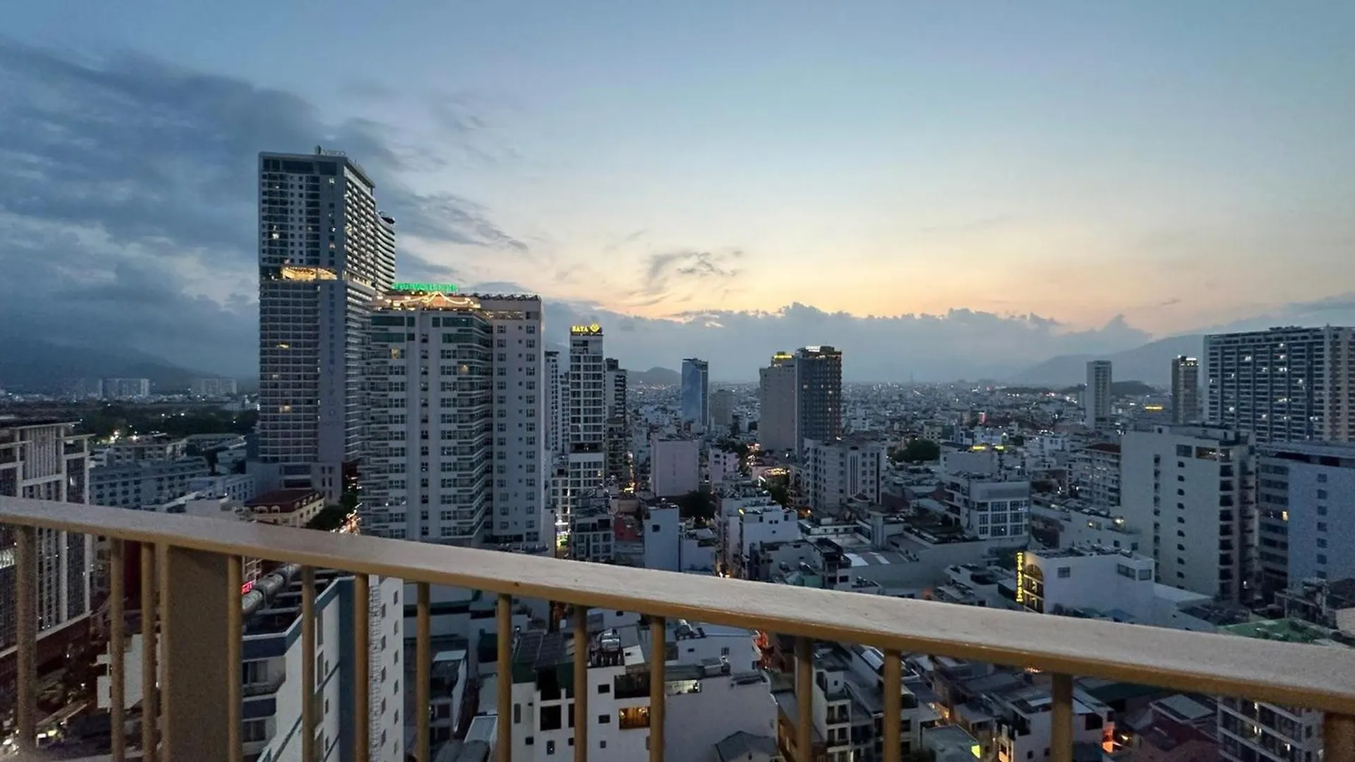 דירה L'Apartment And Signature Nha Trang Tours - Panorama Residence וייטנאם